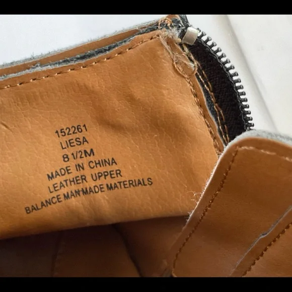 Softshoe black ankle leather boots. Size 8.5. In excellent condition. - Picture 10 of 10